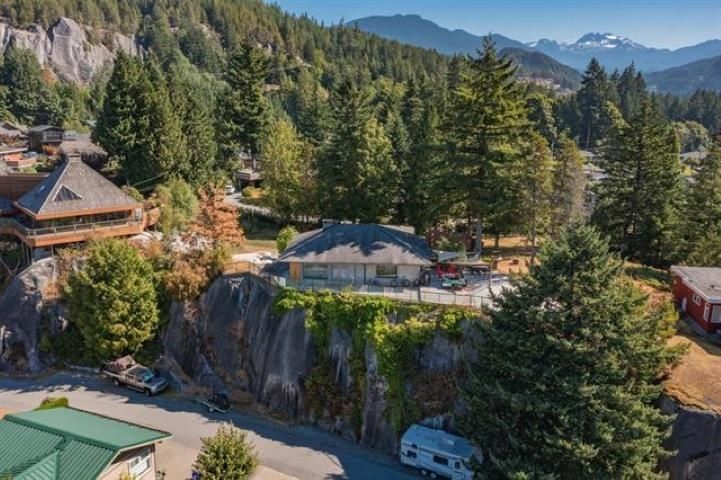 New property listed in Hospital Hill, Squamish